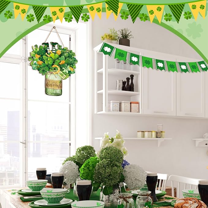 Boao Welcome St. Patrick's Day Door Hanger Shamrock Wooden Hanging Sign Lucky Irish Wood Wreath Decor for Happy St. Patrick's Day Party Front Door Wall Home Decorations