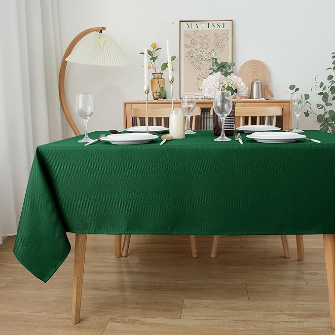 Biscaynebay Textured Fabric Christmas Tablecloths 60x108 Inches Rectangular, Hunter Green Water Resistant Tablecloths for Dining, Kitchen, Wedding & Parties etc. Machine Washable