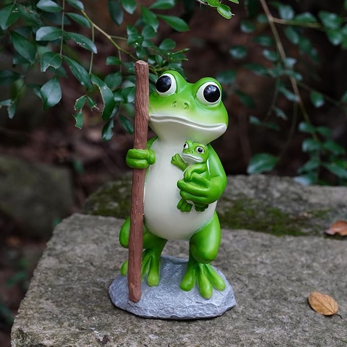 Frog Statue Garden Decor, Resin Mother and Baby Frog Figurines Outdoor Decorations, Frog Decor for Yard Art Porch Lawn Ornaments, Unique Housewarming Gifts