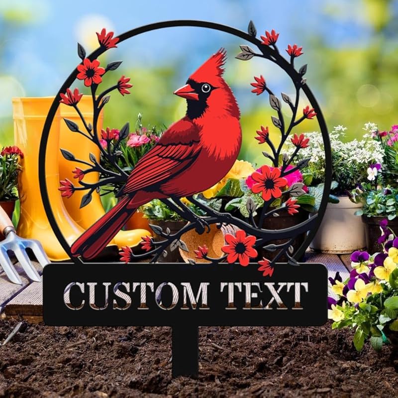 Personalized Name Garden Cardinal Metal Signs with Stake, Custom Family Name Yard Decor for Outdoor Outside, Cardinal Lawn Patio Stake Gardening Enthusiasts Grandmothers Gift