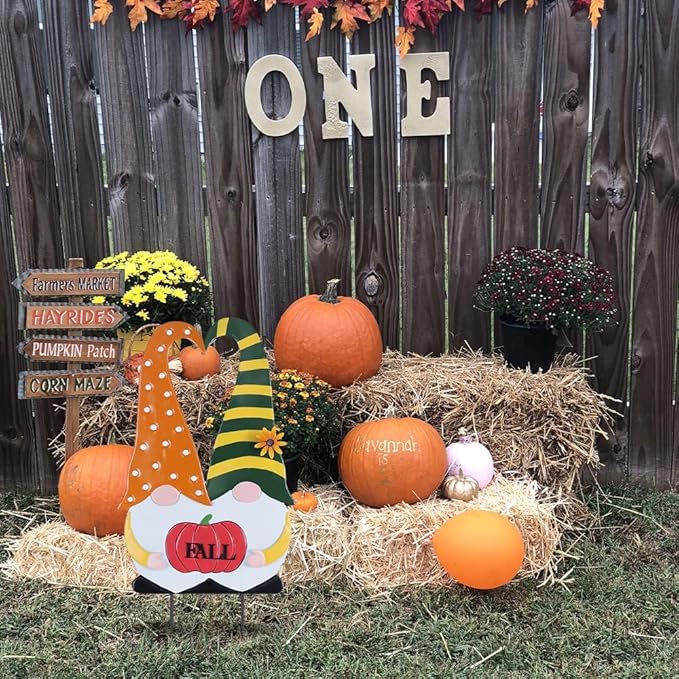 YEAHOME Outdoor Fall Decor, 2 Gnomes Decorative Garden Stake with Pumpkin for Fall Decorations, Autumn Metal Yard Signs for Home Outside Garden Porch Lawn, Thanksgiving Decorations Outdoor (YHMD-478)