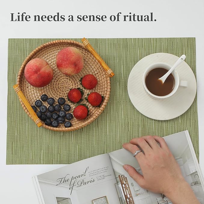 Leetaltree Pea Green Placemats Set of 4 - Heat Resistant Non-Slip Place mats for Dining Table, Washable Durable PVC Vinyl Woven Table Mats（Pea Green, 4）